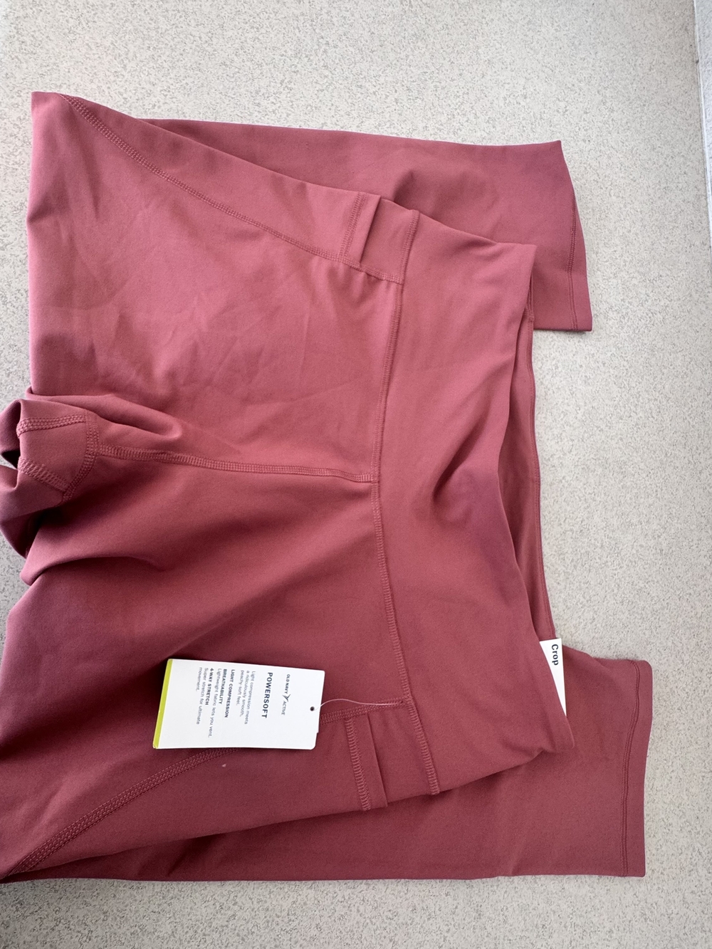 Old Navy Women's Maroon Capri Leggings with Pockets - Picture 4 of 4